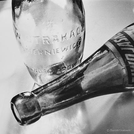 Butelki browaru Strakacza -- eksponaty z browaru Strakacza